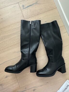 Classic Black Leather Knee-High Boots - Women's